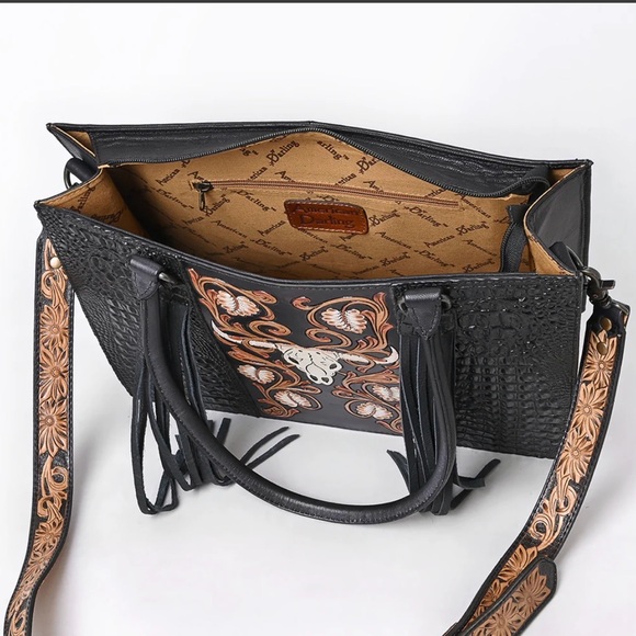 American Darling Black and Tan Shoulder Bag with CC - Picture 4 of 6